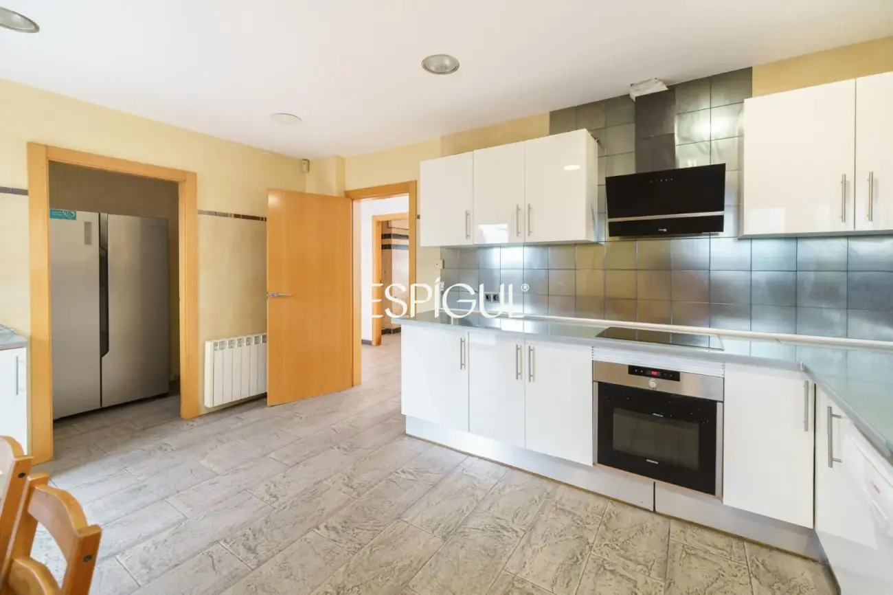 Élégante demeure avec vue sur la montagne à Vallromanes