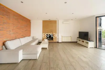 Élégante demeure avec vue sur la montagne à Vallromanes