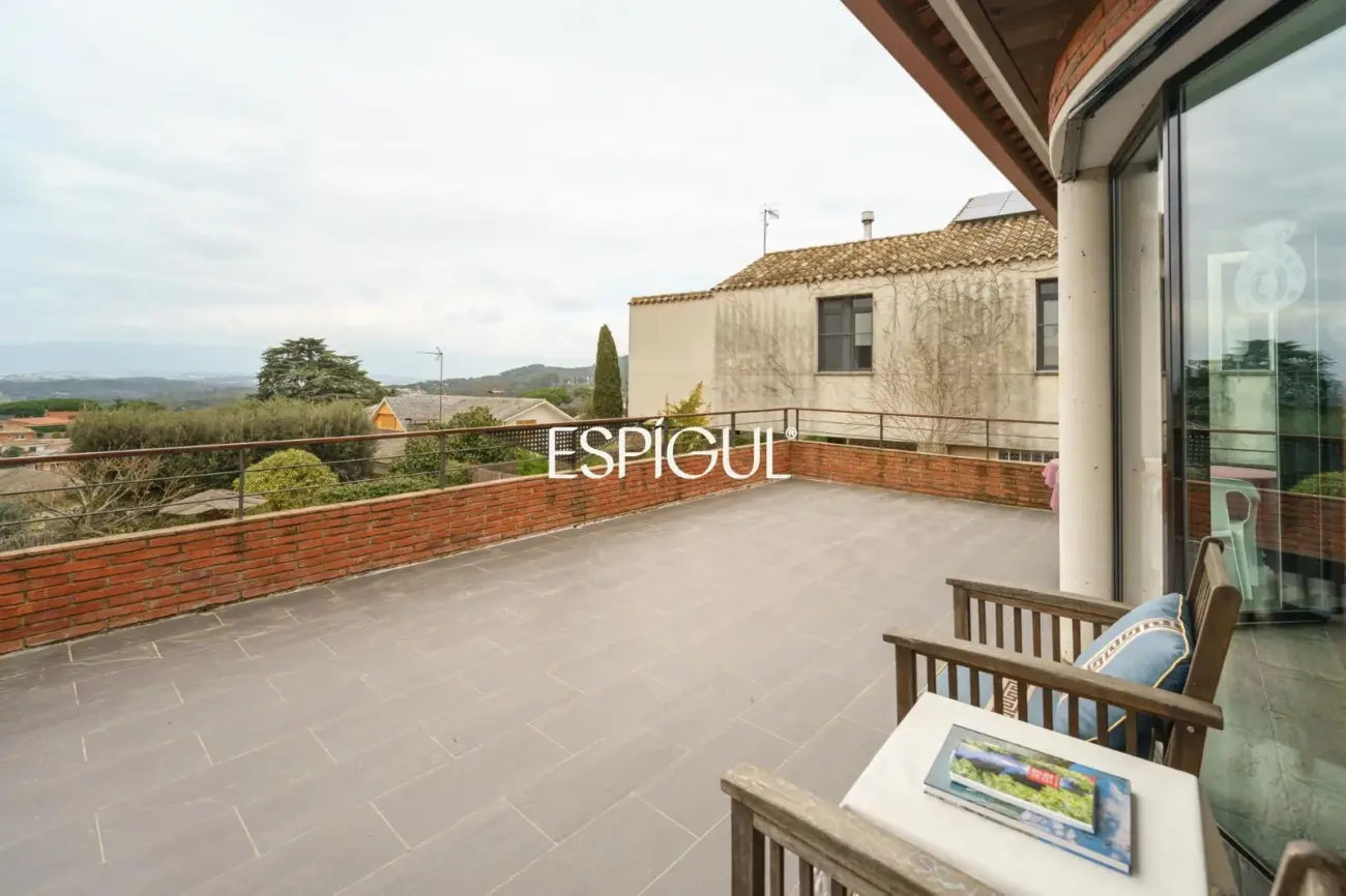 Élégante demeure avec vue sur la montagne à Vallromanes