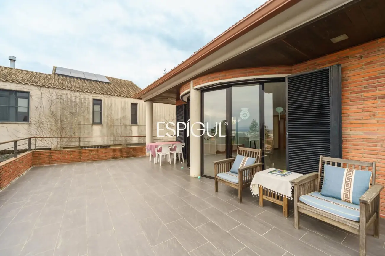 Élégante demeure avec vue sur la montagne à Vallromanes