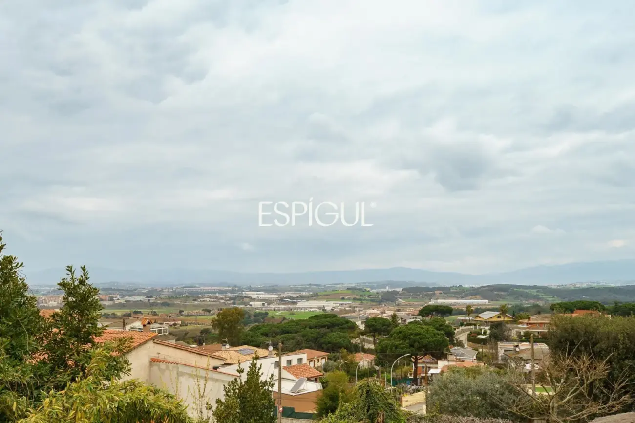 Élégante demeure avec vue sur la montagne à Vallromanes