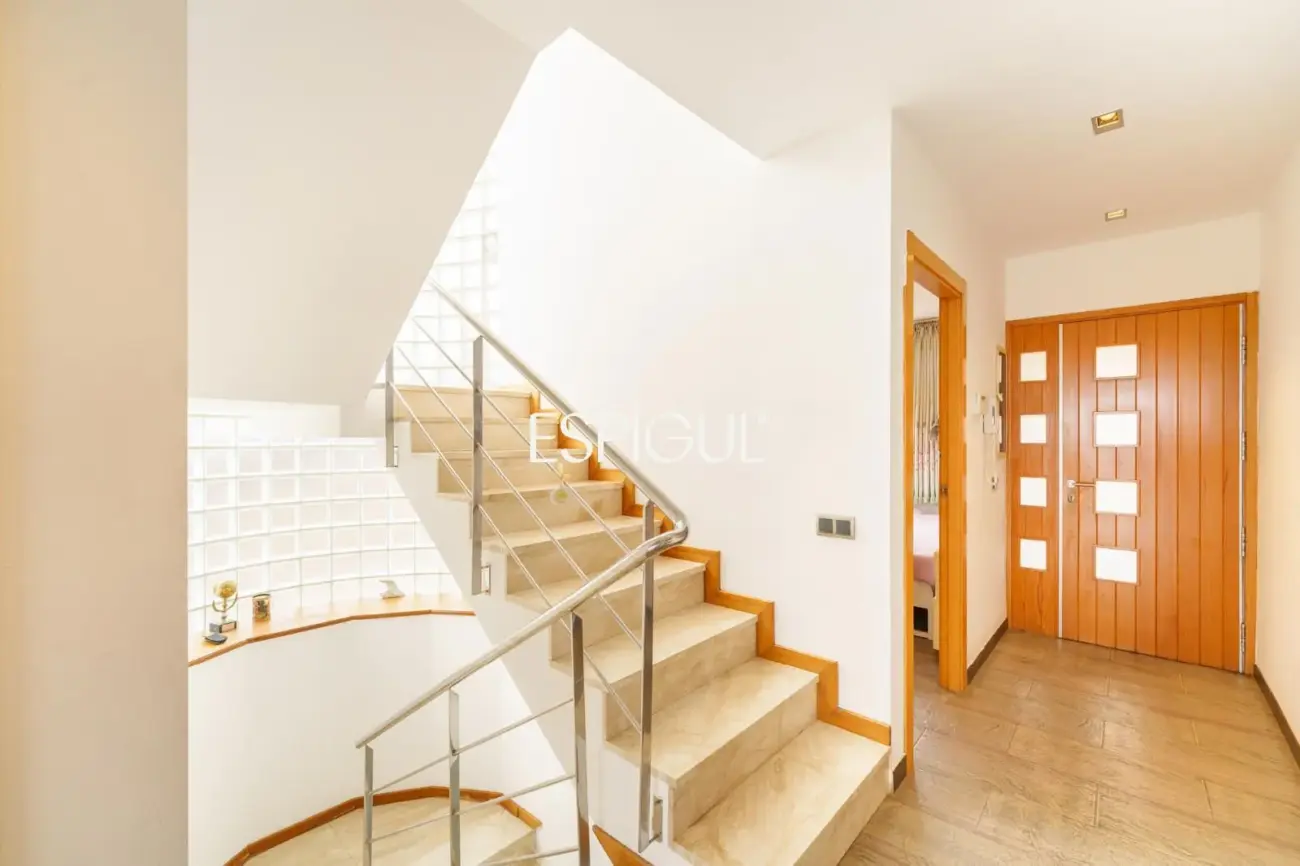 Élégante demeure avec vue sur la montagne à Vallromanes