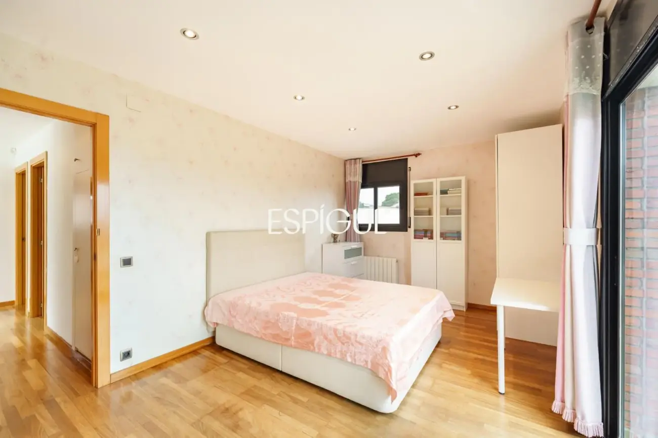 Élégante demeure avec vue sur la montagne à Vallromanes