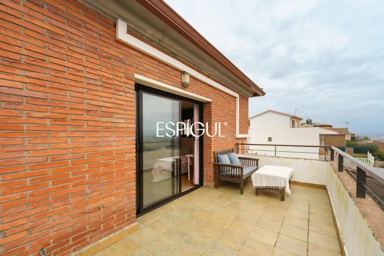 Élégante demeure avec vue sur la montagne à Vallromanes