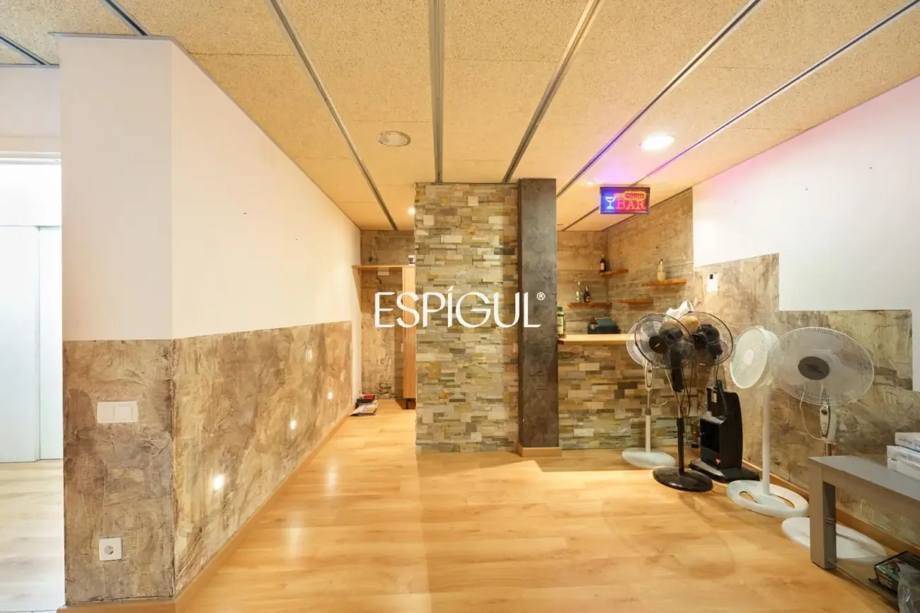 Élégante demeure avec vue sur la montagne à Vallromanes