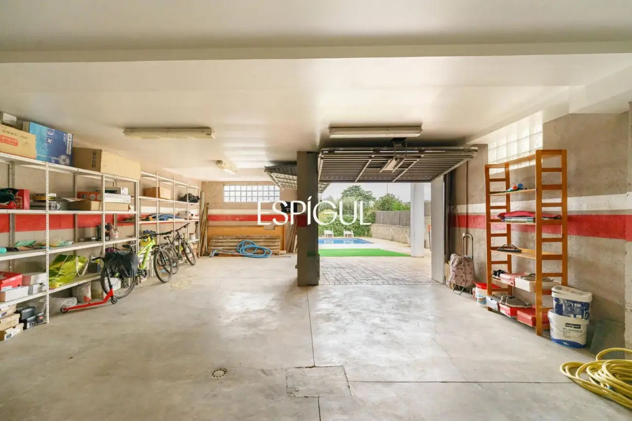 Élégante demeure avec vue sur la montagne à Vallromanes