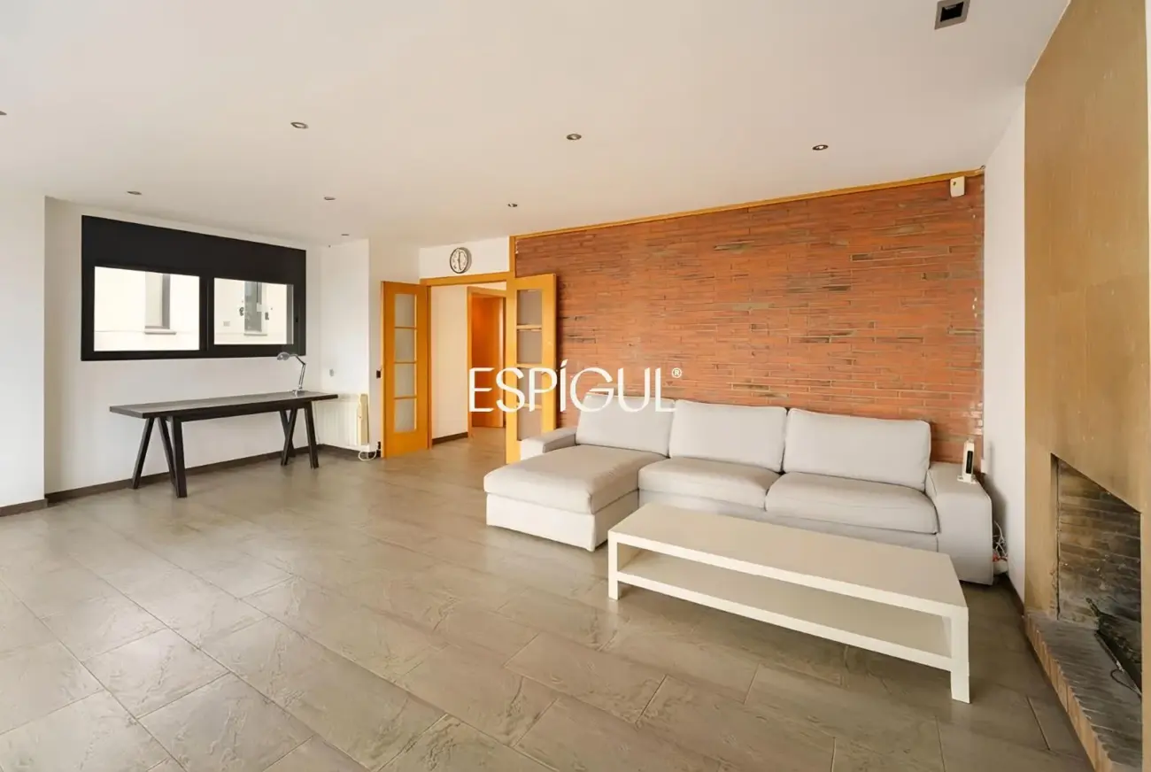 Élégante demeure avec vue sur la montagne à Vallromanes