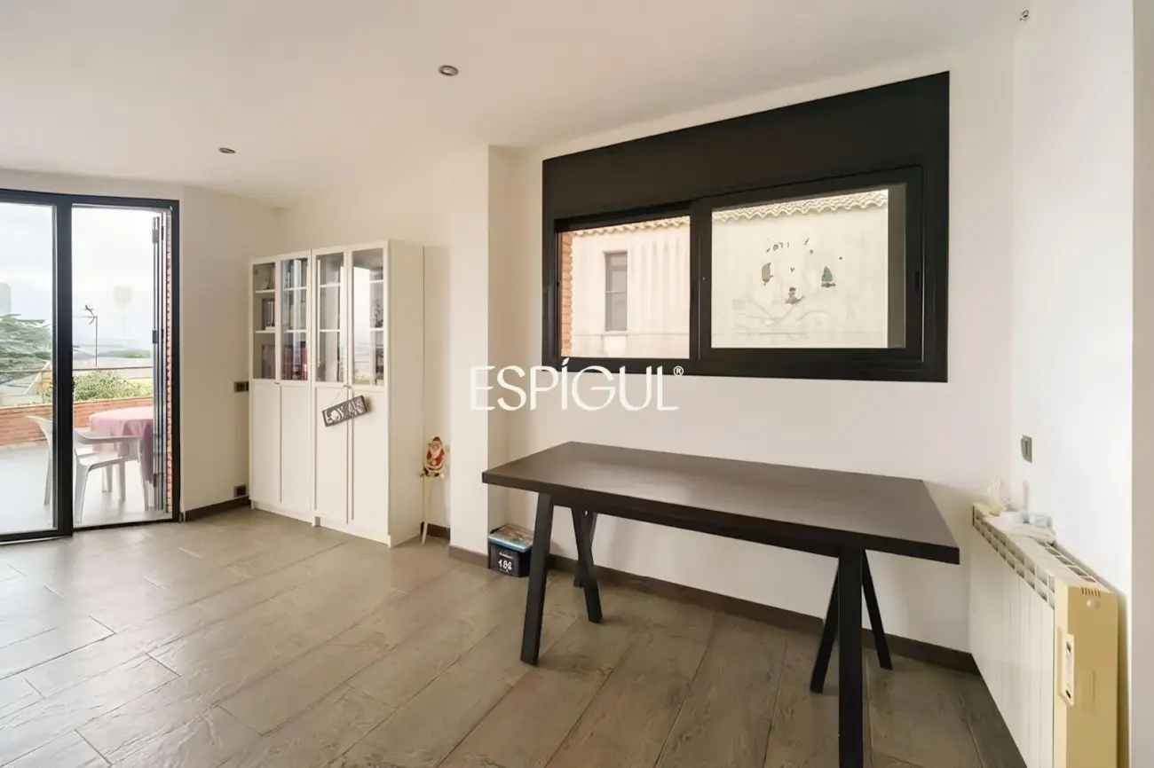 Élégante demeure avec vue sur la montagne à Vallromanes