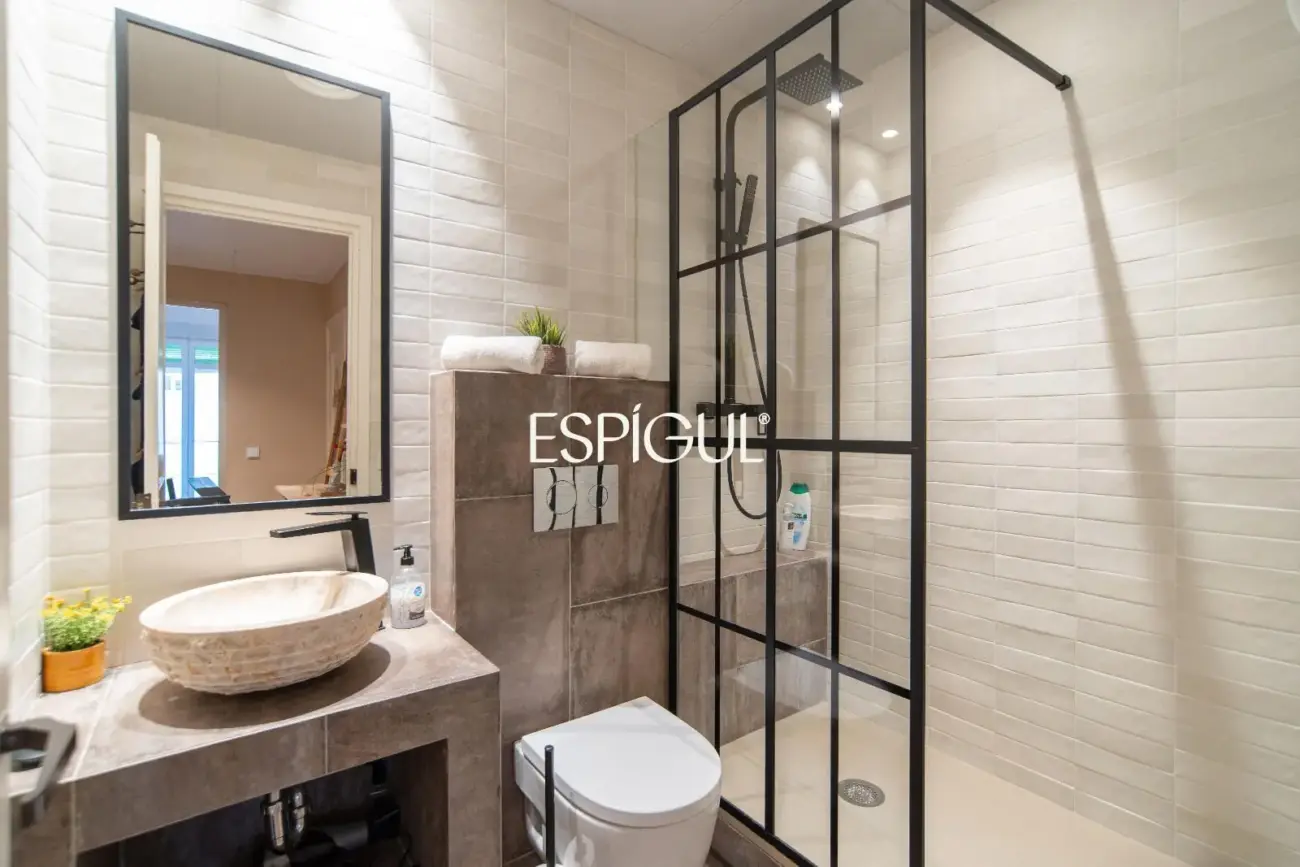 Elegante vivienda de 2 dormitorios con licencia turística y alta rentabilidad