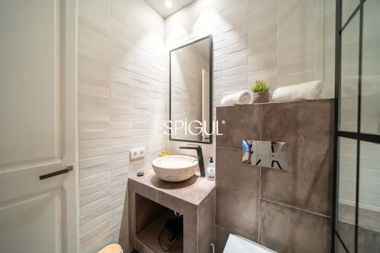 Elegante vivienda de 2 dormitorios con licencia turística y alta rentabilidad