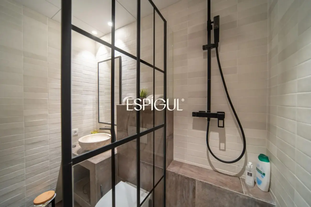 Elegante vivienda de 2 dormitorios con licencia turística y alta rentabilidad