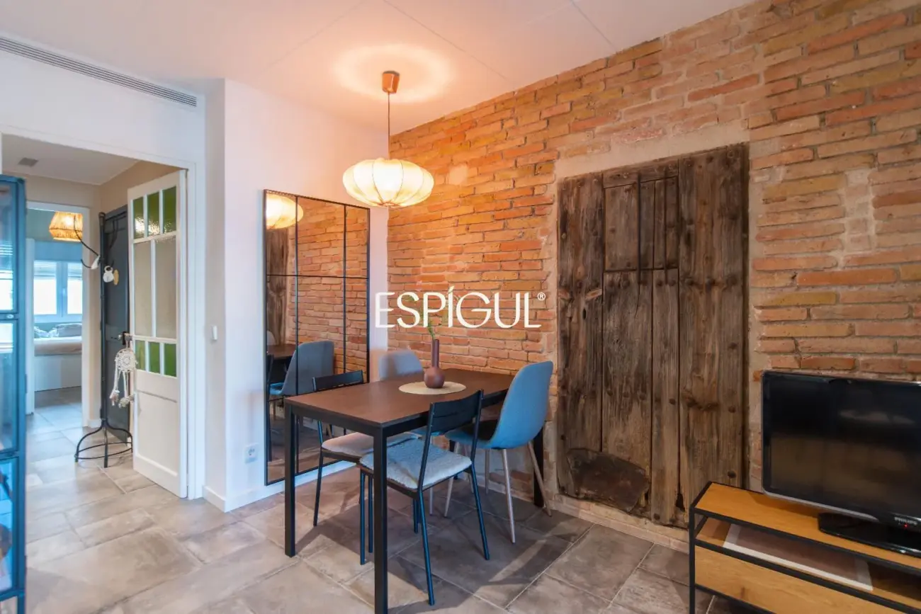 Elegante vivienda de 2 dormitorios con licencia turística y alta rentabilidad