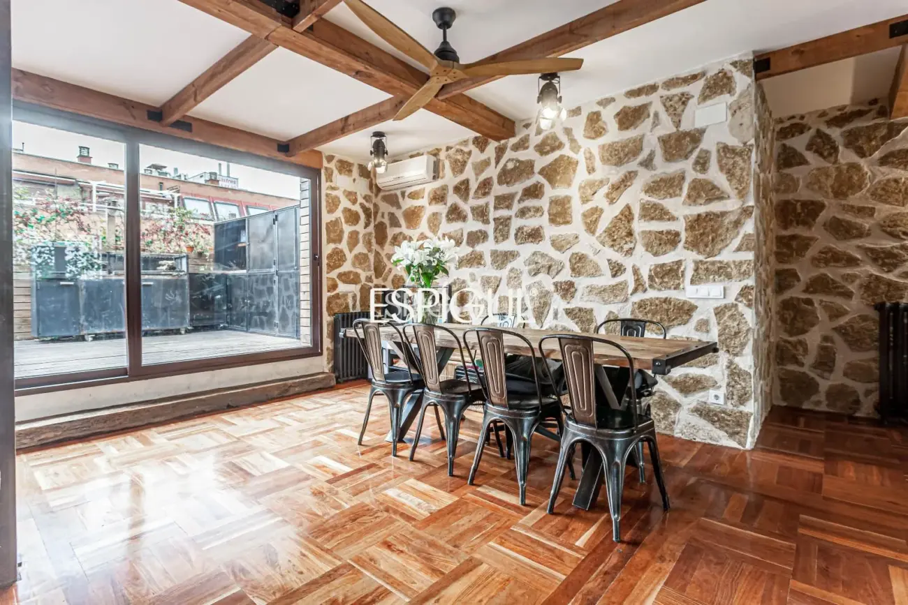 Впечатляющий отремонтированный пентхаус в Просперидад.