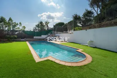 Espectacular casa amb piscina, ascensor i vistes al mar a Canet de Mar