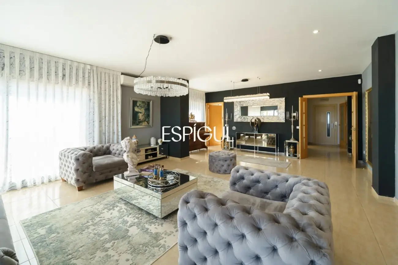 Espectacular casa amb piscina, ascensor i vistes al mar a Canet de Mar