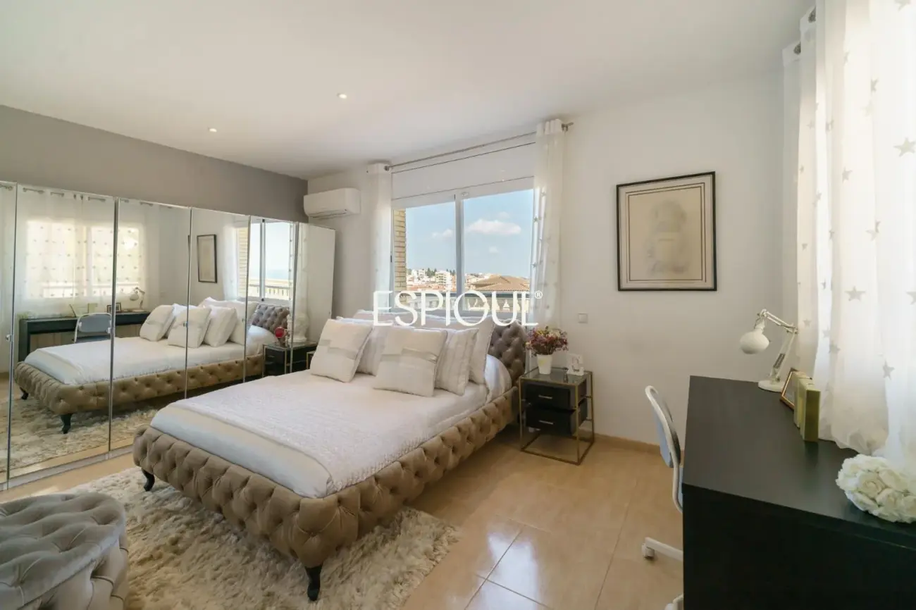 Espectacular casa amb piscina, ascensor i vistes al mar a Canet de Mar