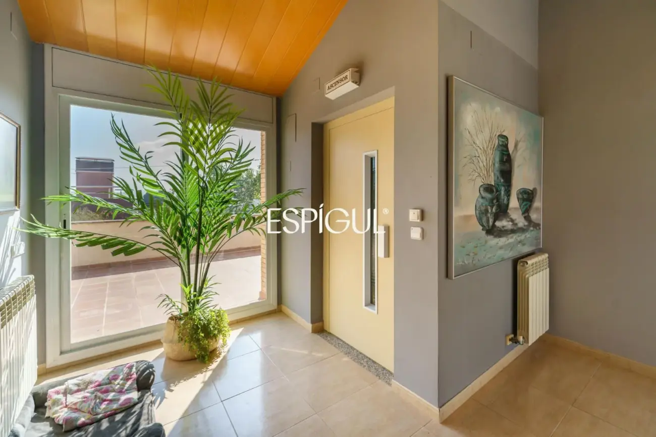 Espectacular casa amb piscina, ascensor i vistes al mar a Canet de Mar