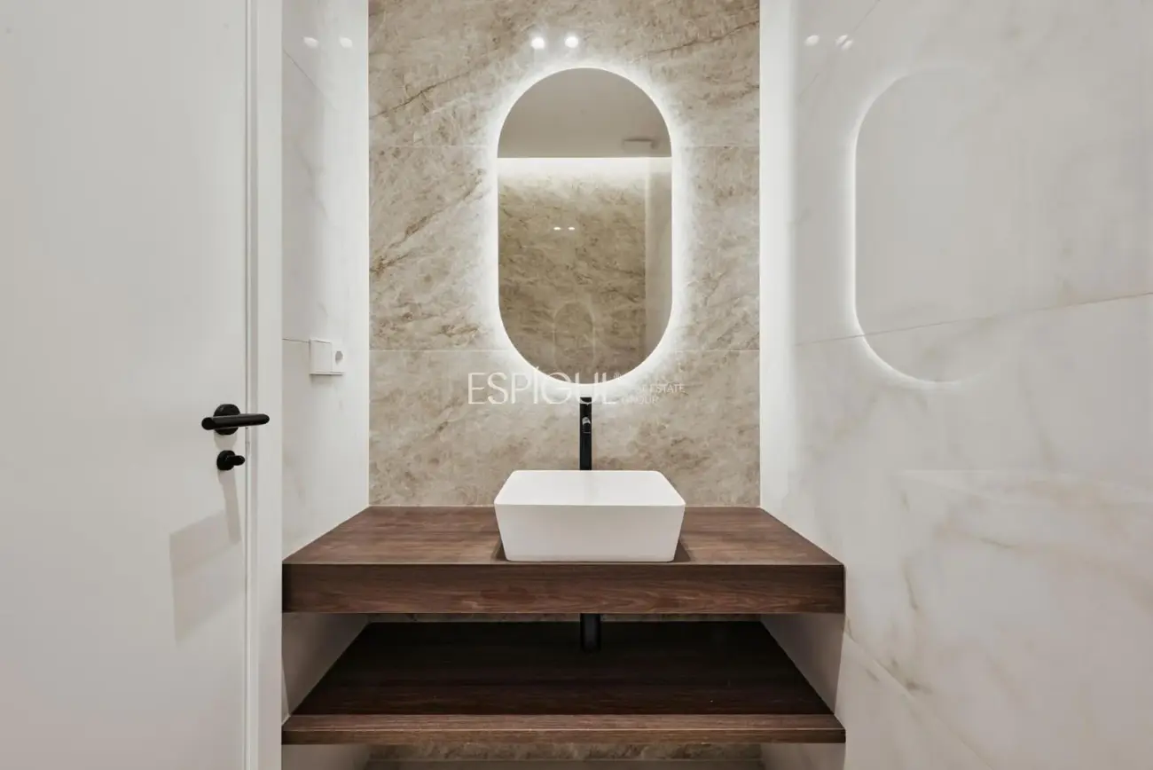 Appartement spectaculaire rénové dans le centre de Madrid.