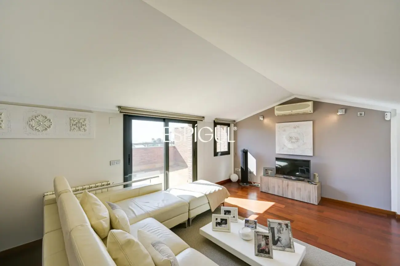 Эксклюзивный дом с частным бассейном и видом на море в одном из лучших районов Эль-Масноу