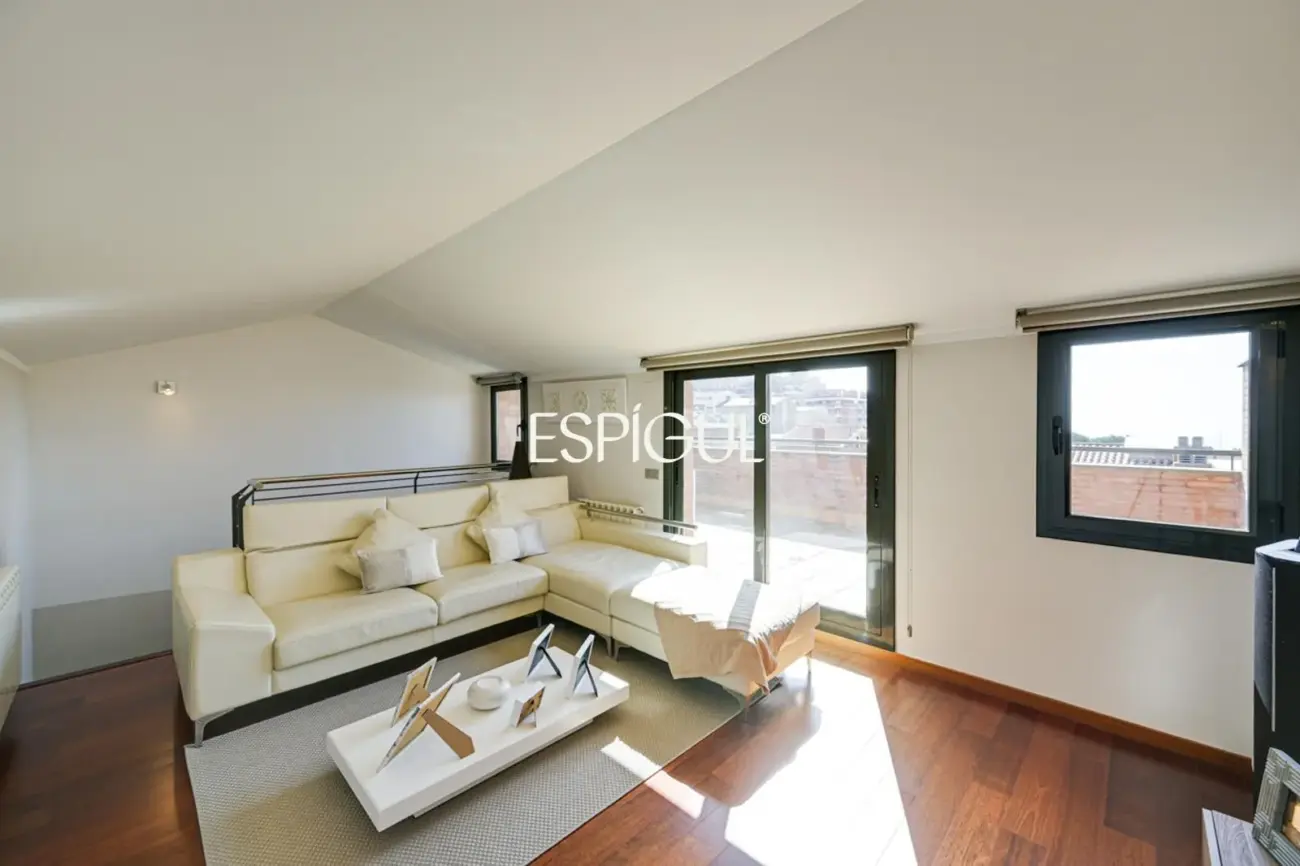 Эксклюзивный дом с частным бассейном и видом на море в одном из лучших районов Эль-Масноу