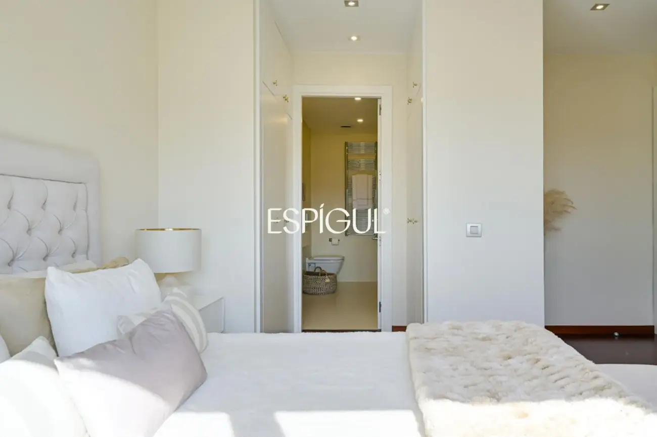 Эксклюзивный дом с частным бассейном и видом на море в одном из лучших районов Эль-Масноу