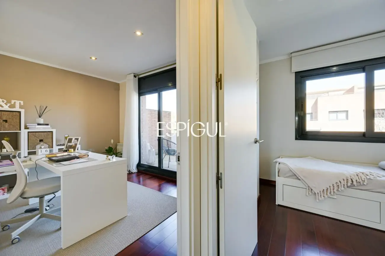 Эксклюзивный дом с частным бассейном и видом на море в одном из лучших районов Эль-Масноу