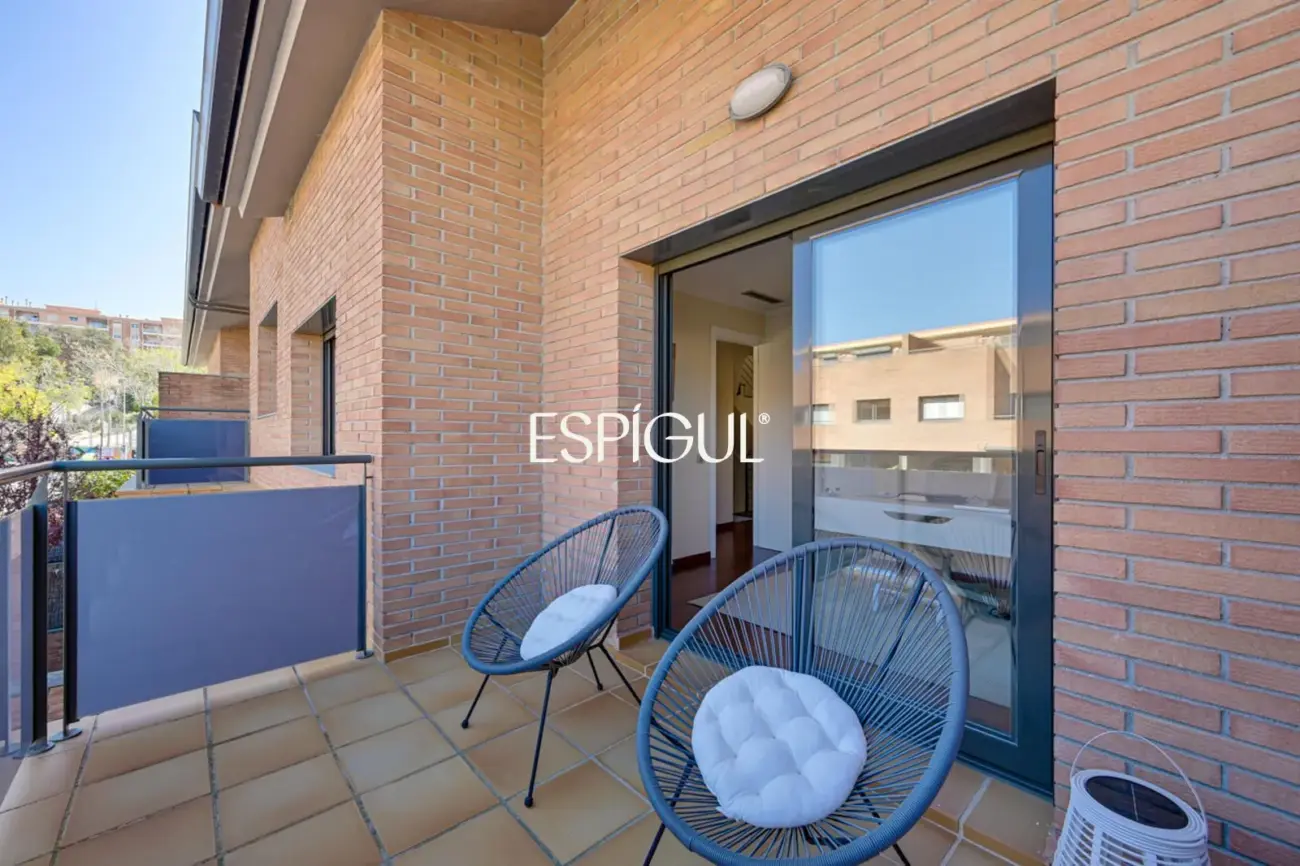 Эксклюзивный дом с частным бассейном и видом на море в одном из лучших районов Эль-Масноу