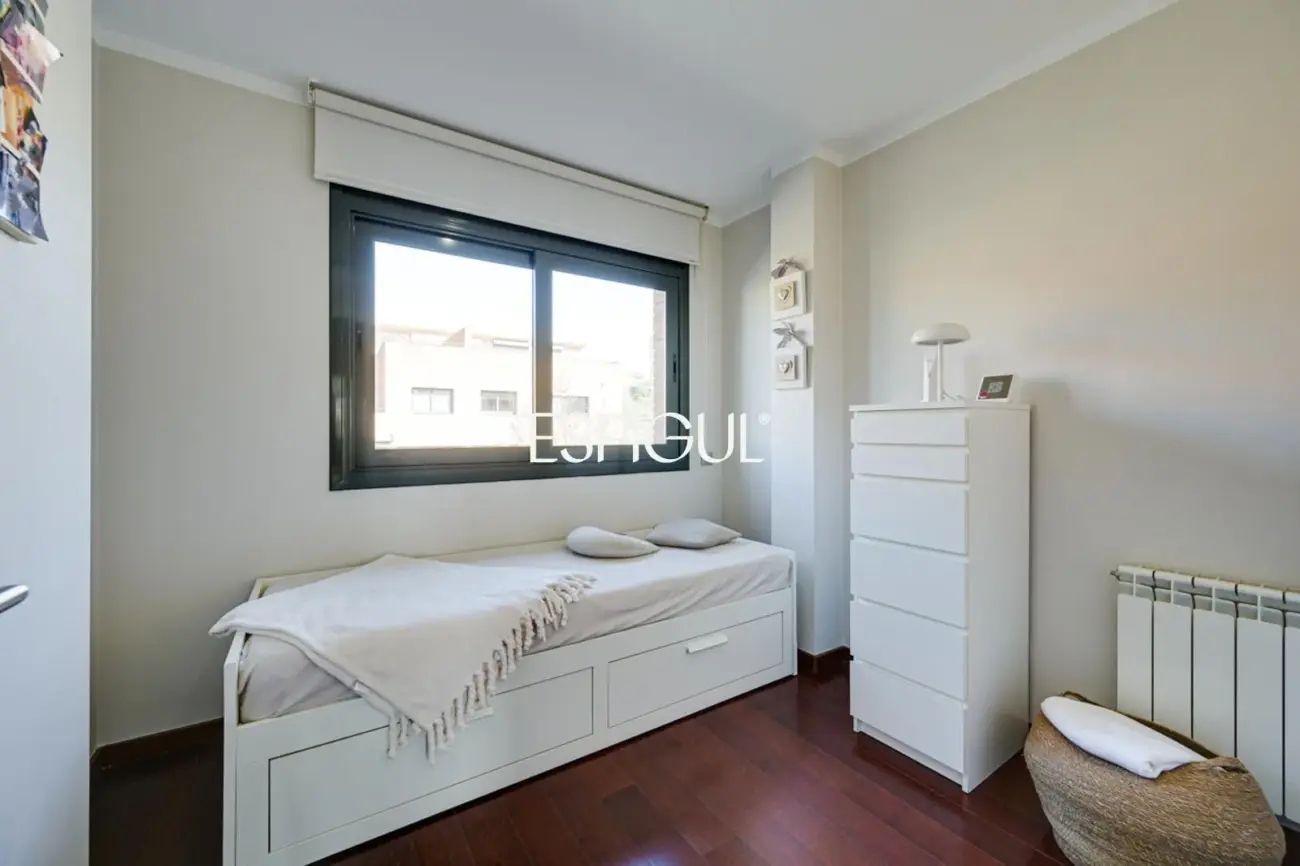 Эксклюзивный дом с частным бассейном и видом на море в одном из лучших районов Эль-Масноу