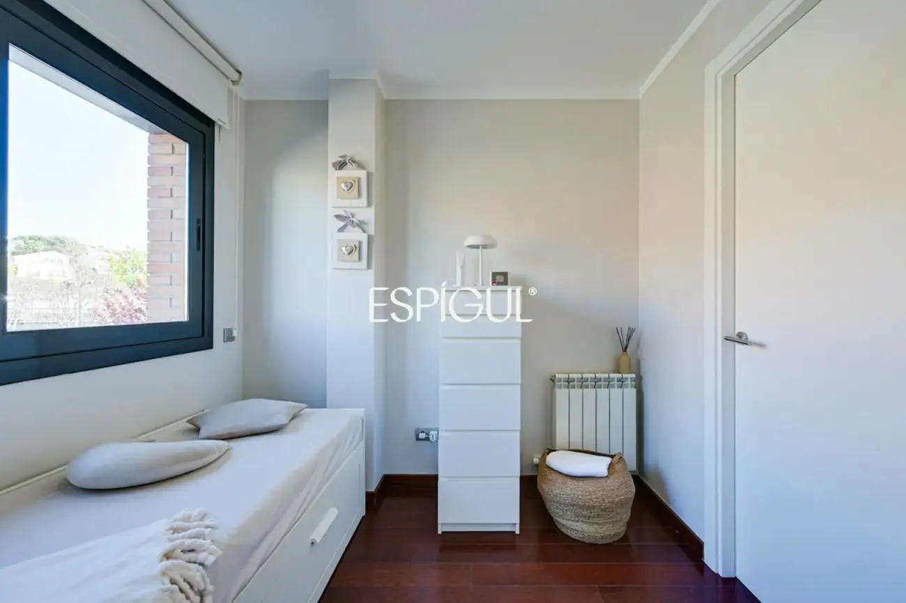 Эксклюзивный дом с частным бассейном и видом на море в одном из лучших районов Эль-Масноу