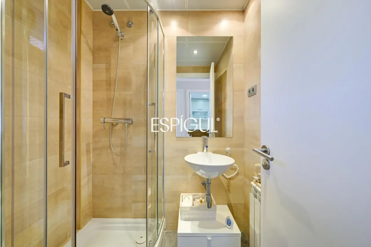 Эксклюзивный дом с частным бассейном и видом на море в одном из лучших районов Эль-Масноу