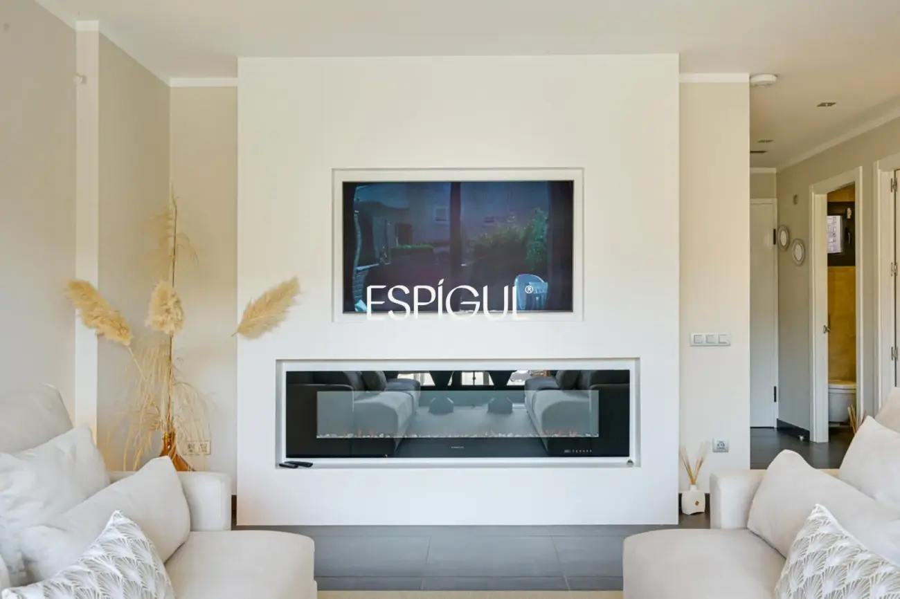 Эксклюзивный дом с частным бассейном и видом на море в одном из лучших районов Эль-Масноу