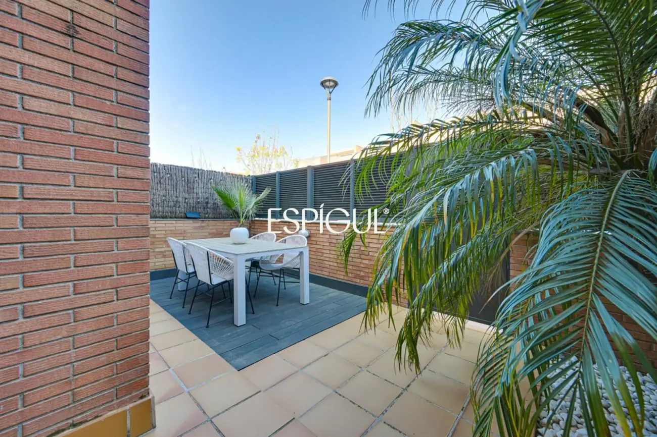 Эксклюзивный дом с частным бассейном и видом на море в одном из лучших районов Эль-Масноу