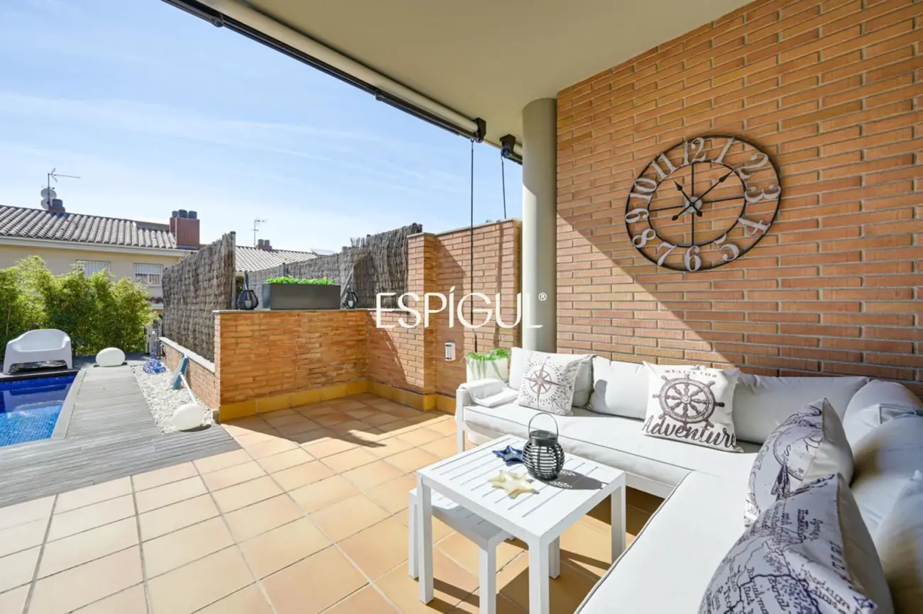 Эксклюзивный дом с частным бассейном и видом на море в одном из лучших районов Эль-Масноу