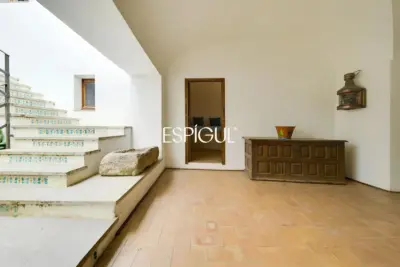 Exclusiva casa de pueblo con jardín en el centro