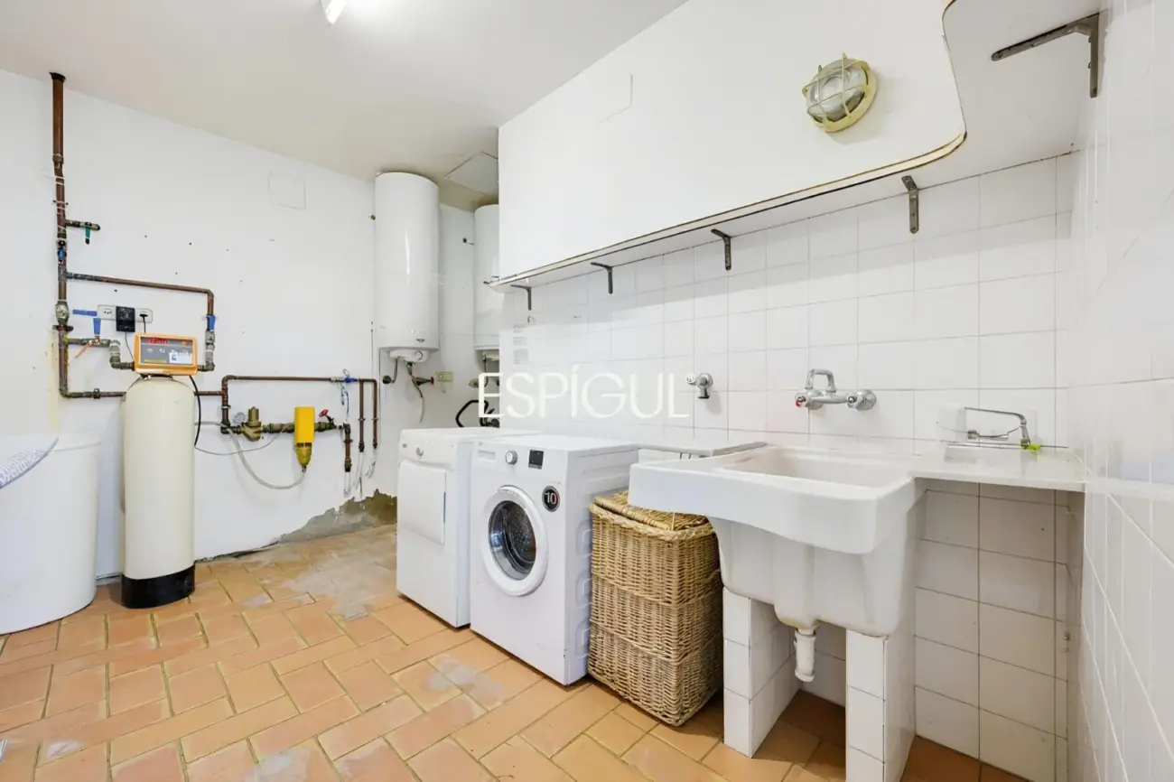 Exclusiva casa de pueblo con jardín en el centro