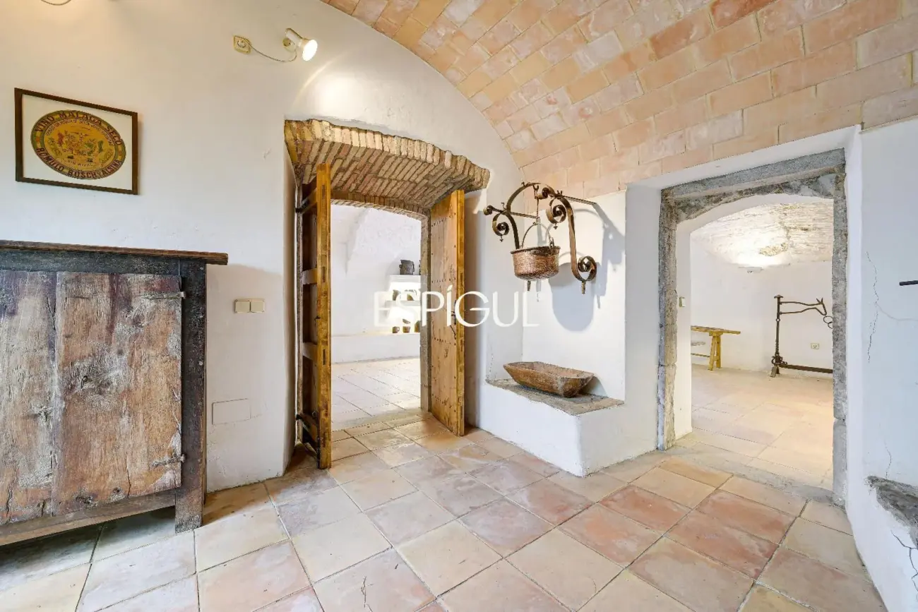 Exclusiva casa de pueblo con jardín en el centro