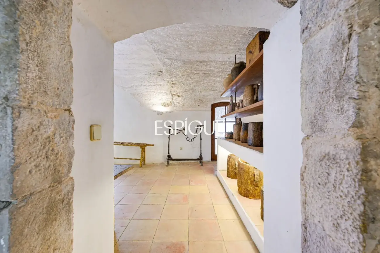 Exclusiva casa de pueblo con jardín en el centro