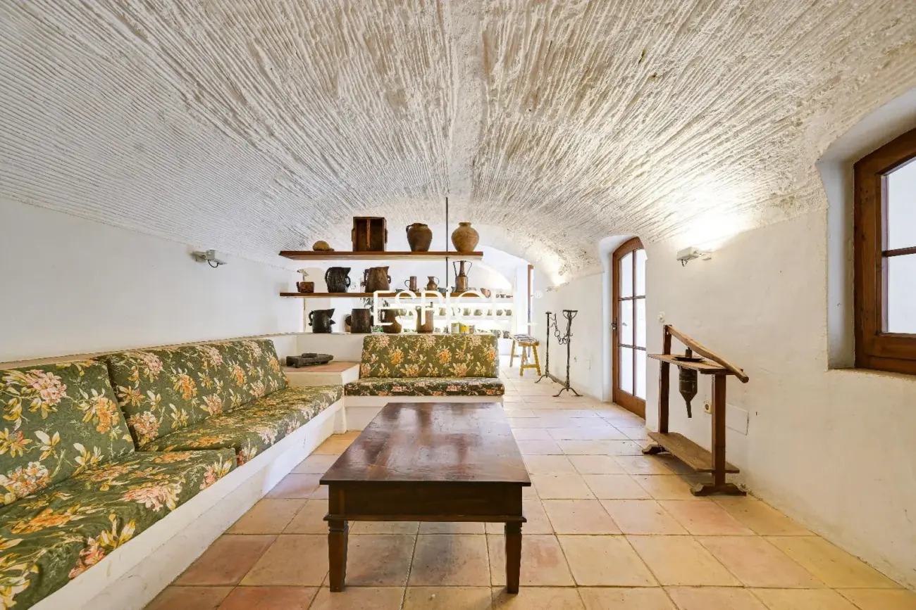 Exclusiva casa de pueblo con jardín en el centro