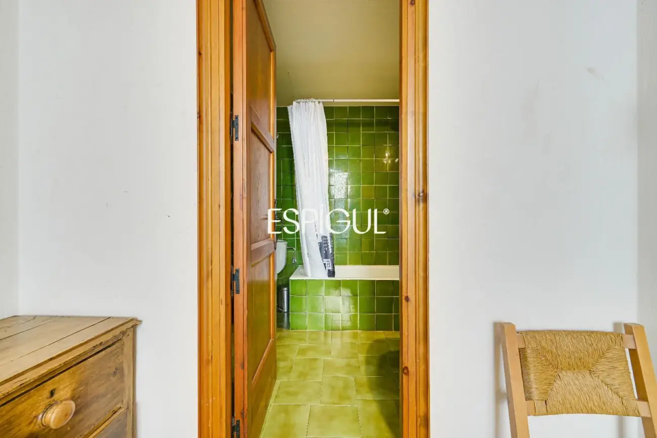 Exclusiva casa de pueblo con jardín en el centro