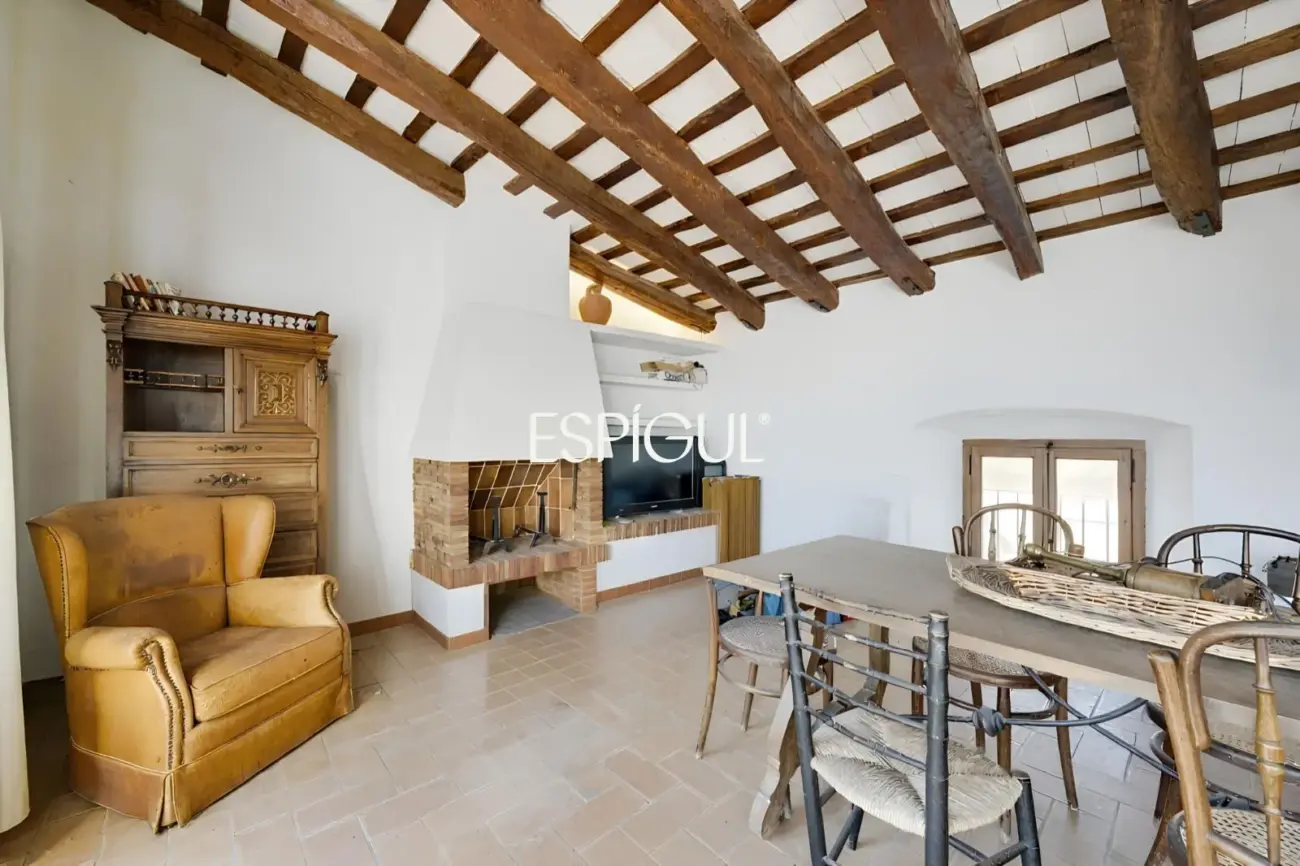 Exclusive maison de village avec jardin au centre
