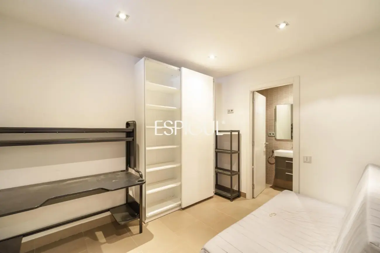 Exclusiva casa unifamiliar de obra vista en el centro de Vallromanes