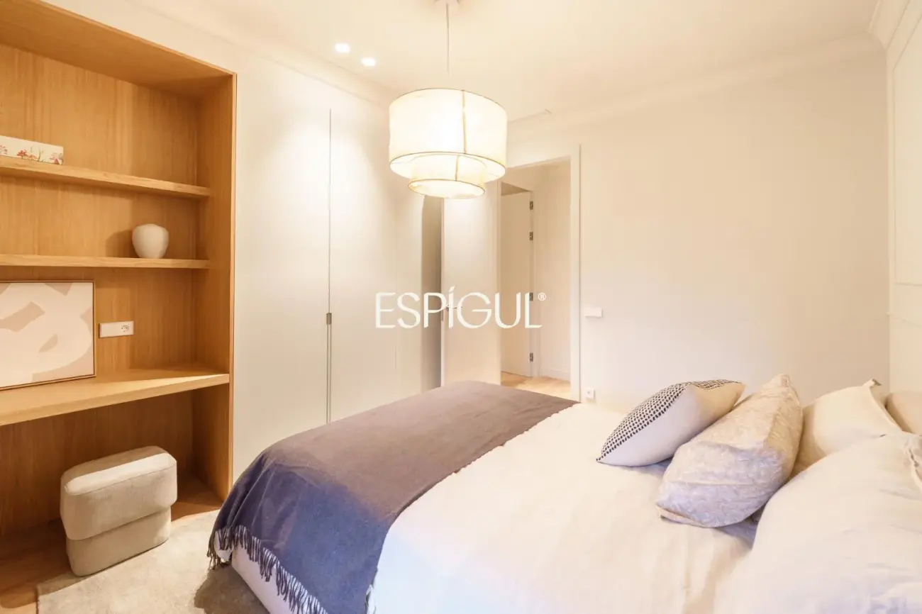 Exclusiva vivienda rehabilitada en finca regia en el corazón del Quadrat d’Or