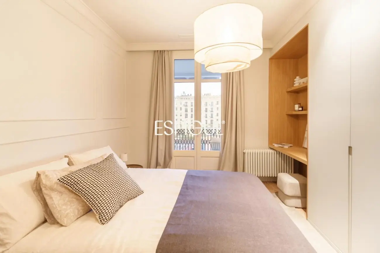 Exclusiva vivienda rehabilitada en finca regia en el corazón del Quadrat d’Or