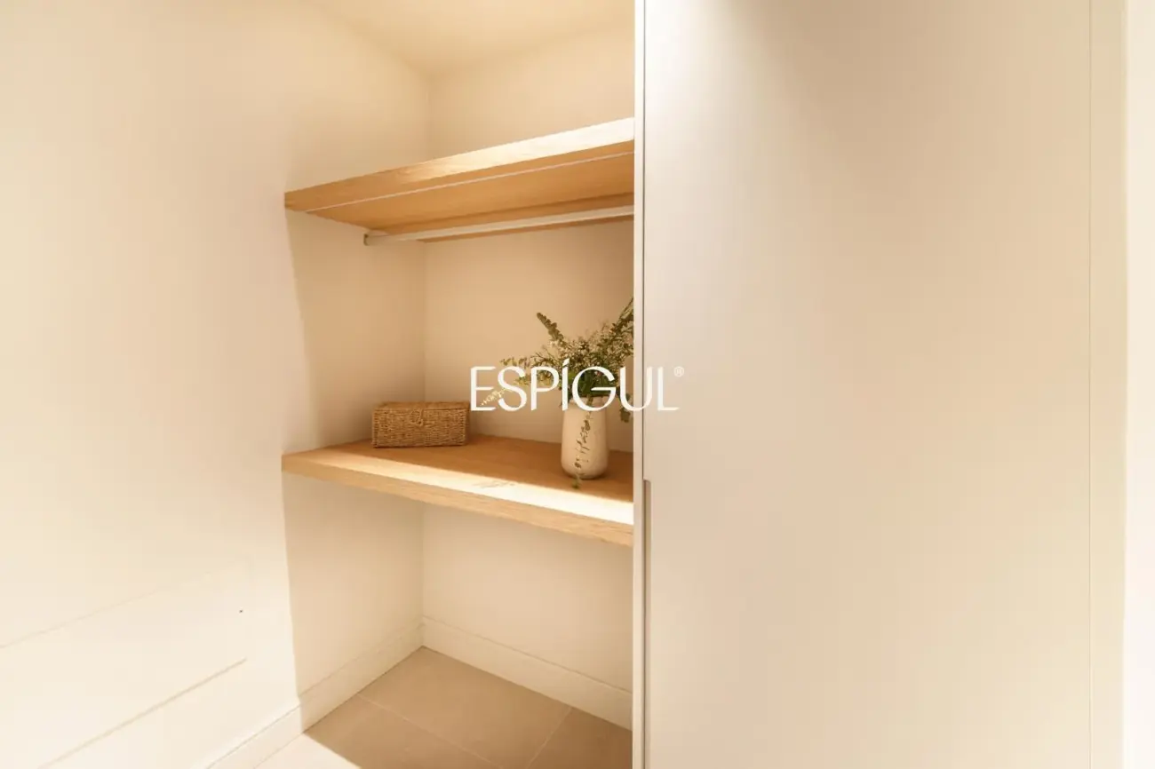 Exclusiva vivienda rehabilitada en finca regia en el corazón del Quadrat d’Or