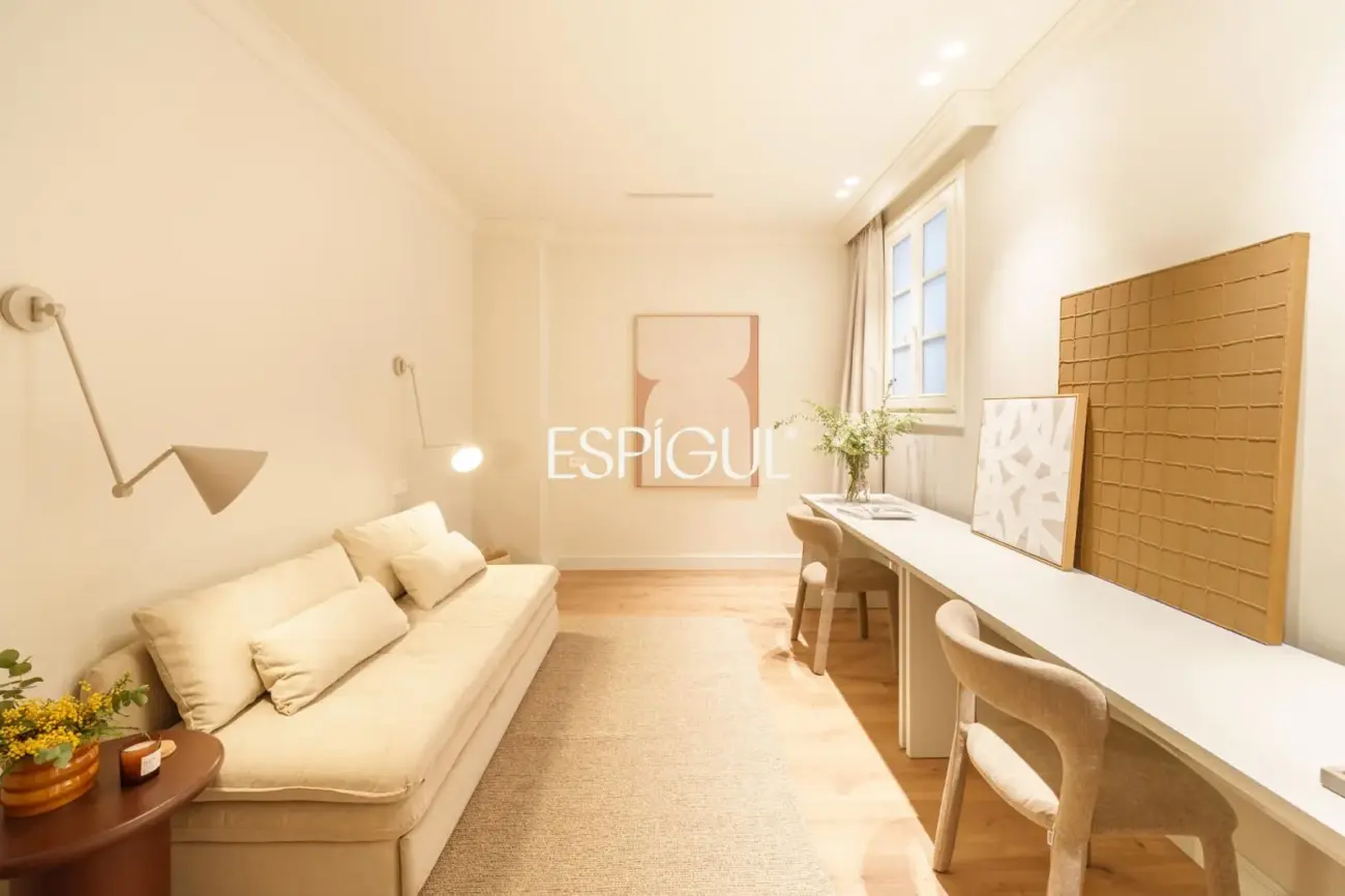 Exclusiva vivienda rehabilitada en finca regia en el corazón del Quadrat d’Or