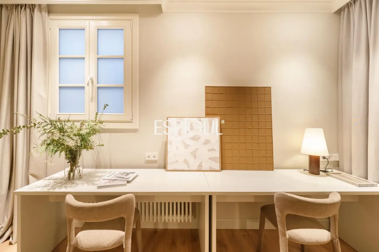 Exclusiva vivienda rehabilitada en finca regia en el corazón del Quadrat d’Or