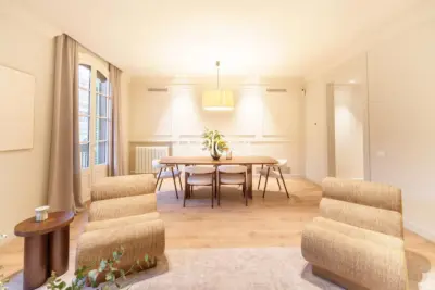 Exclusiva vivienda rehabilitada en finca regia en el corazón del Quadrat d’Or