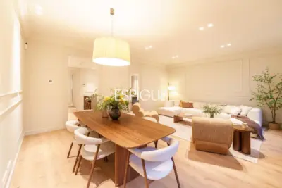 Exclusiva vivienda rehabilitada en finca regia en el corazón del Quadrat d’Or