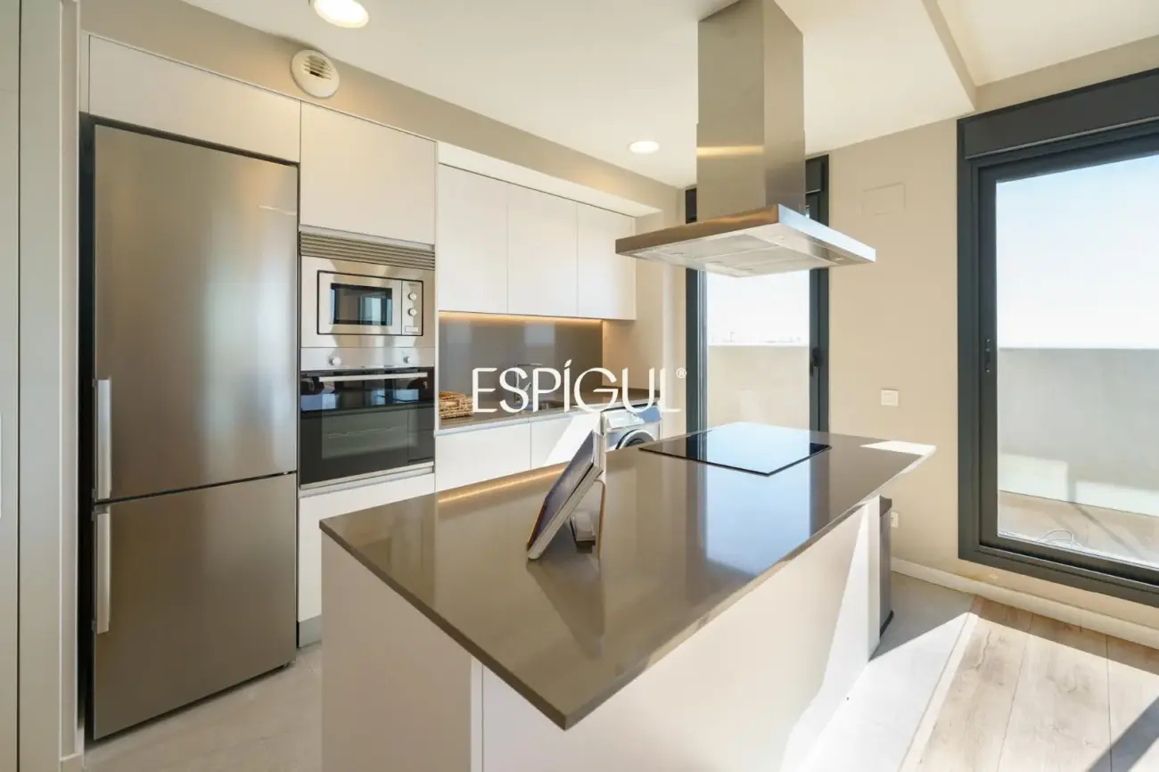 Exclusivo ático con espectaculares vistas al mar y a Barcelona, a 200m de la playa en Montgat