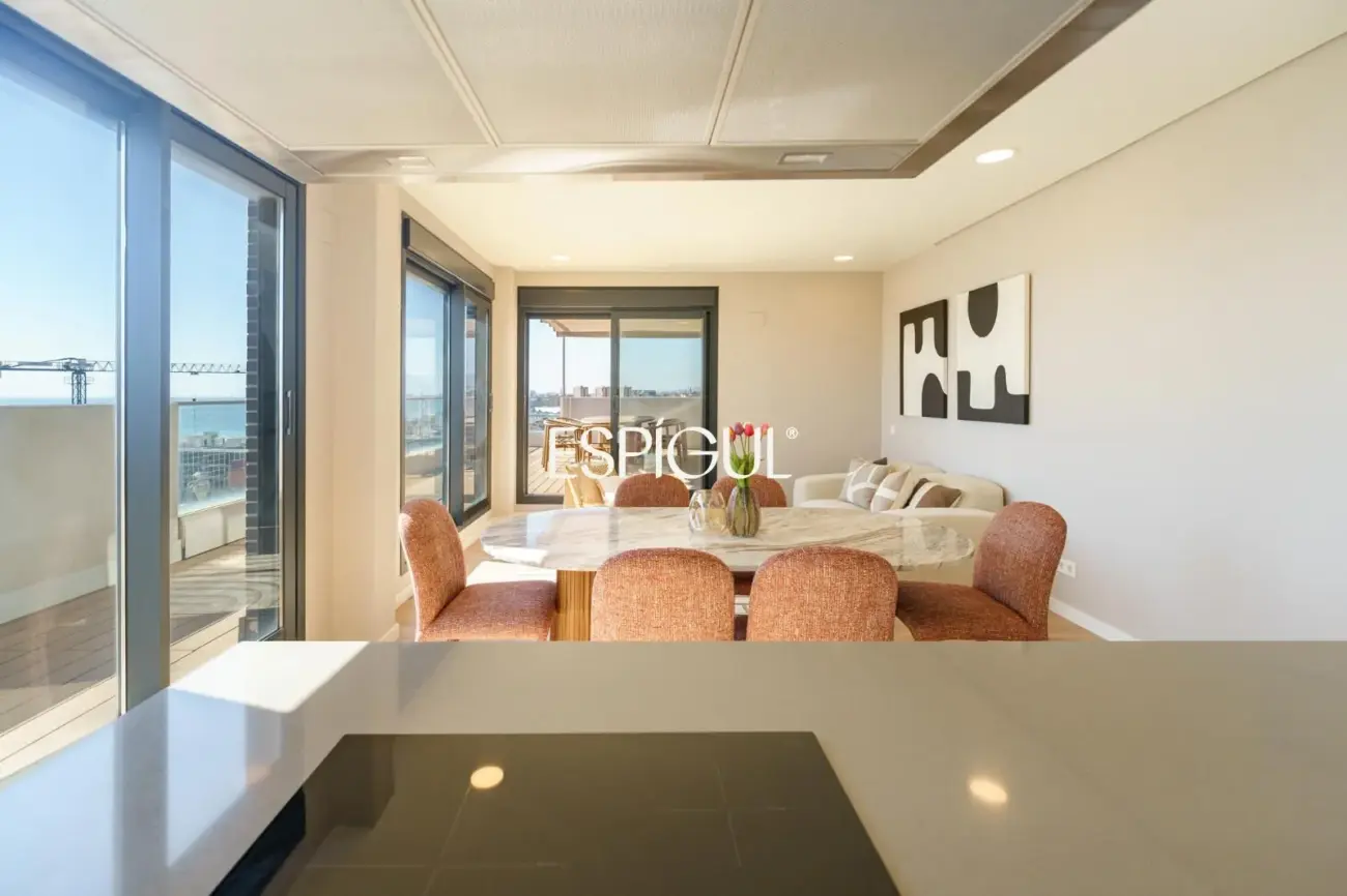 Exclusivo ático con espectaculares vistas al mar y a Barcelona, a 200m de la playa en Montgat